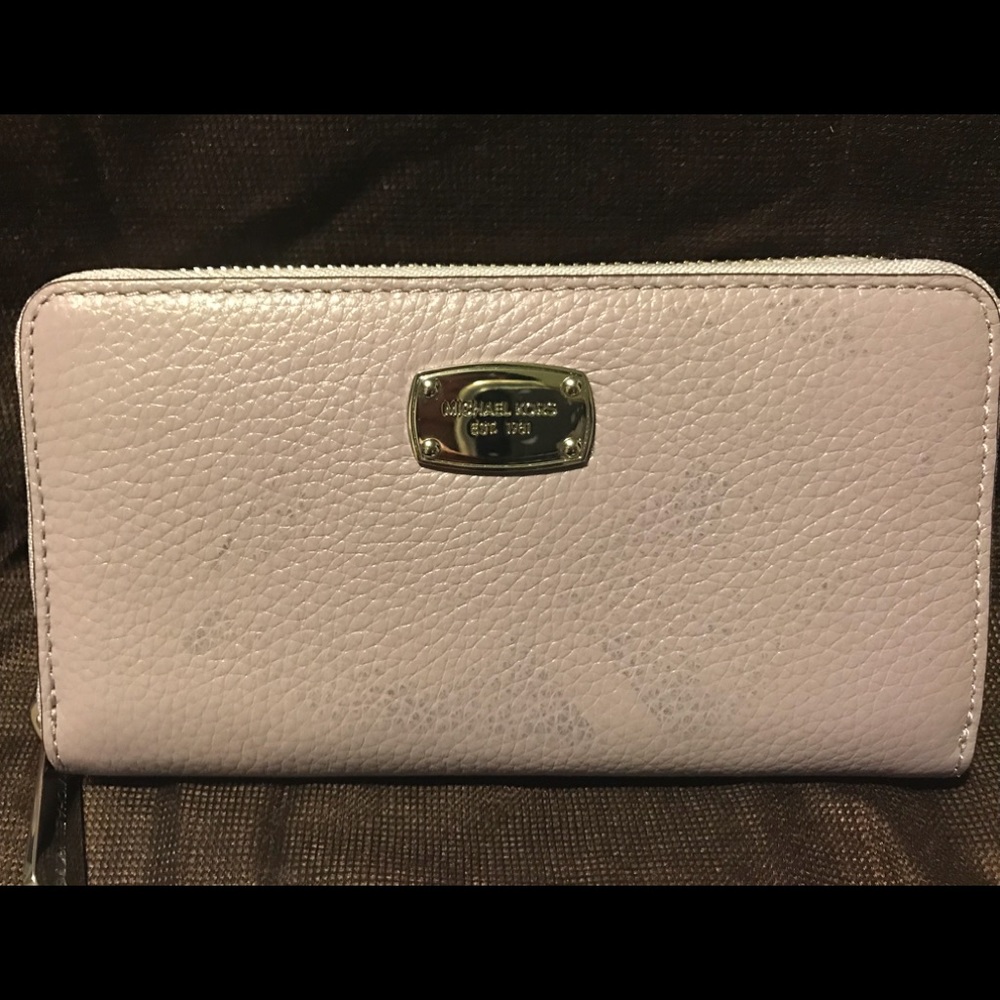 Michael Kors Multifunctional Wallet ✨